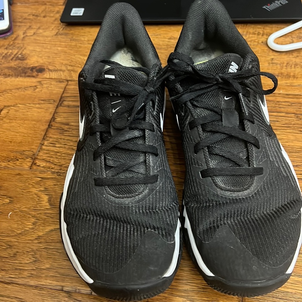 Nike mens basketball shoes